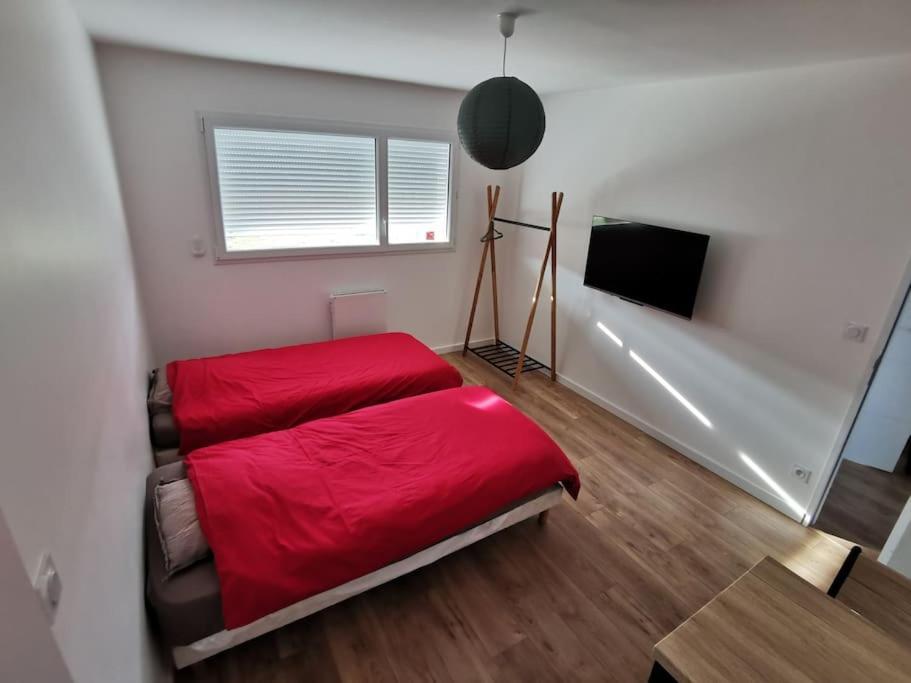 Maison Neuve Au Calme A 2 Pas Du Mans Et Des 24h. Holiday home *